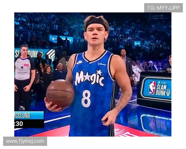 公牛仅签约三小时后裁掉三届扣篮大赛冠军麦克朗引发热议 公牛仅签约三小时后裁掉三届扣篮大赛冠军麦克朗引发热议